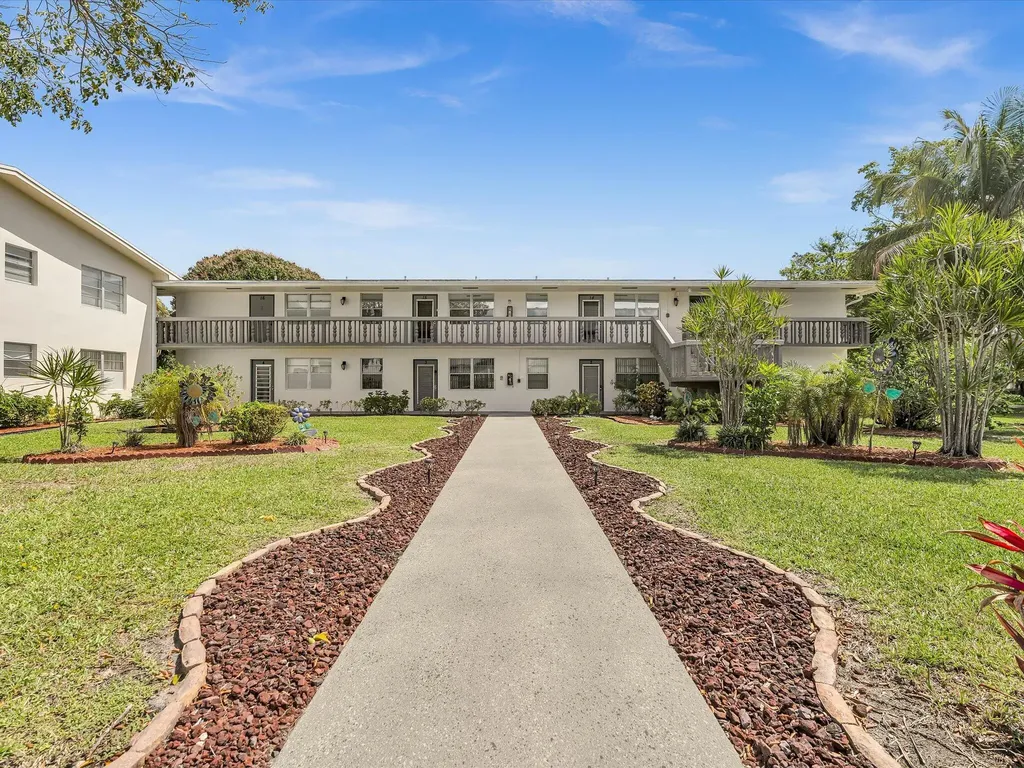 5 Markham A Deerfield Beach FL 33442