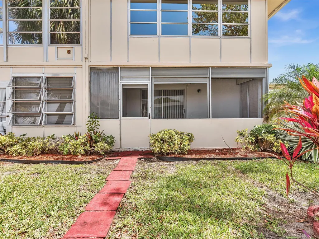 5 Markham A Deerfield Beach FL 33442