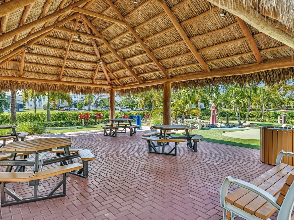 5 Markham A Deerfield Beach FL 33442