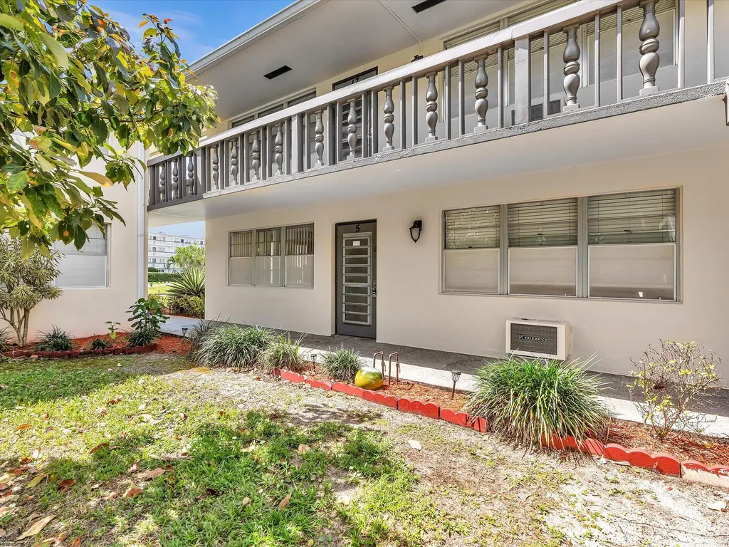 5 Markham A Deerfield Beach FL 33442