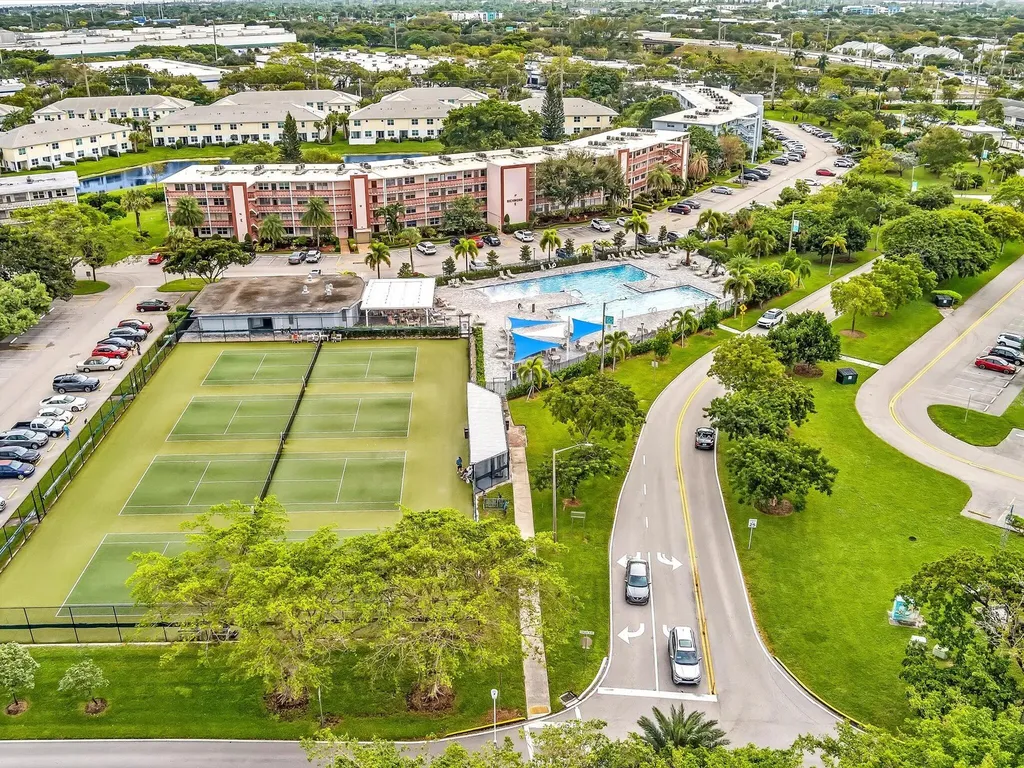 5 Markham A Deerfield Beach FL 33442