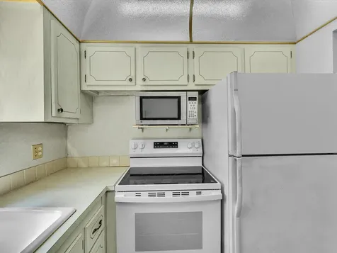 5 Markham A Deerfield Beach FL 33442