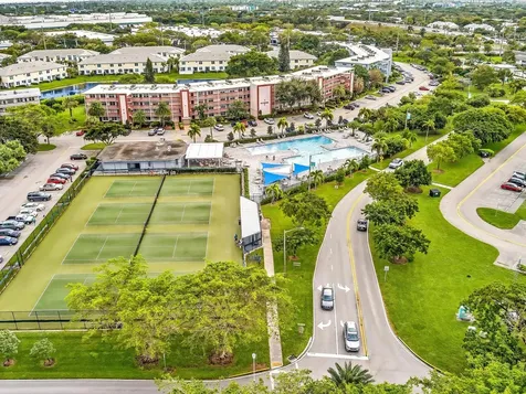 5 Markham A Deerfield Beach FL 33442