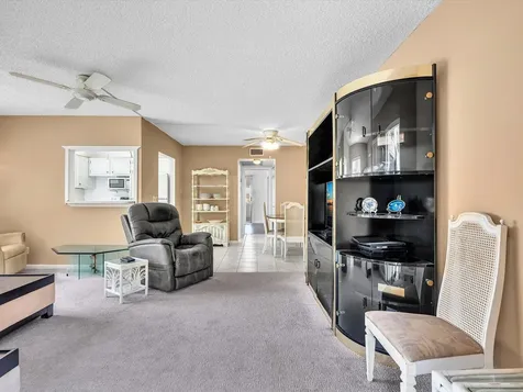 5 Markham A Deerfield Beach FL 33442