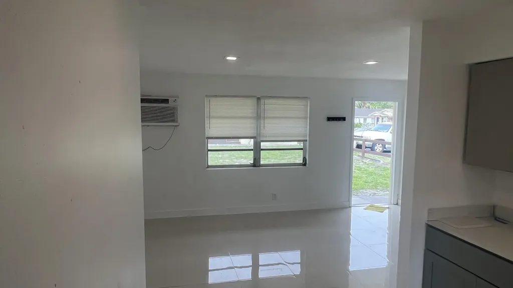 1691 SW 44th Terrace Fort Lauderdale FL 33317