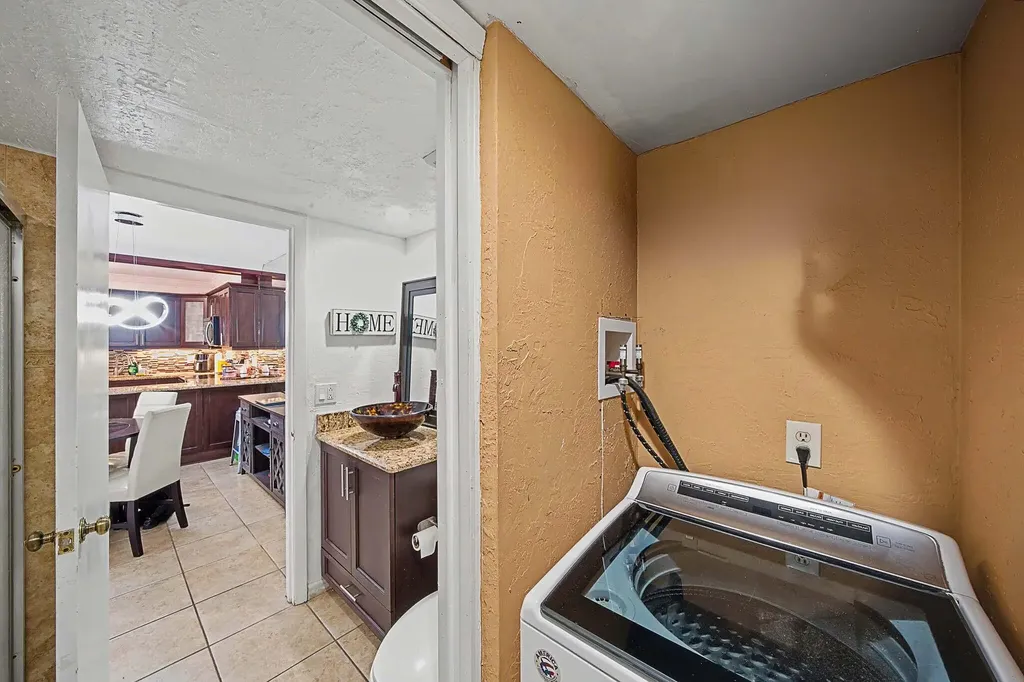 149 Lake Arbor Drive Palm Springs FL 33461