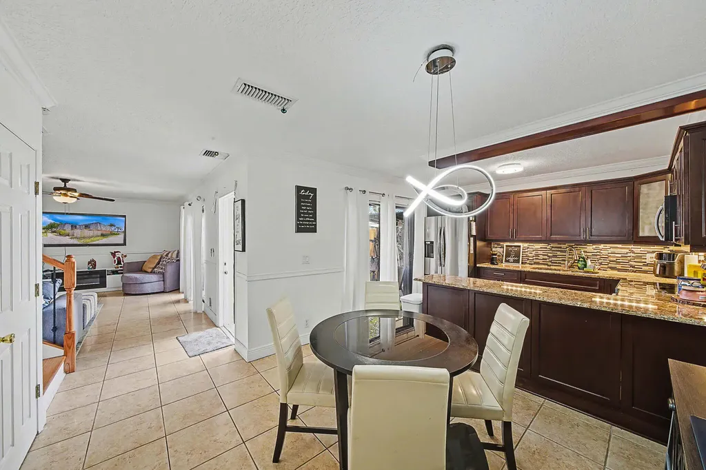 149 Lake Arbor Drive Palm Springs FL 33461