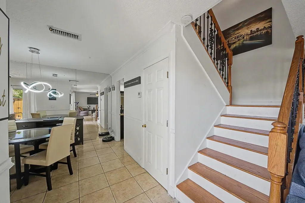 149 Lake Arbor Drive Palm Springs FL 33461