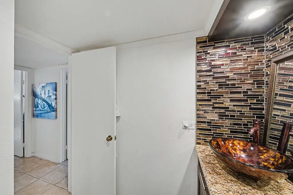 149 Lake Arbor Drive Palm Springs FL 33461