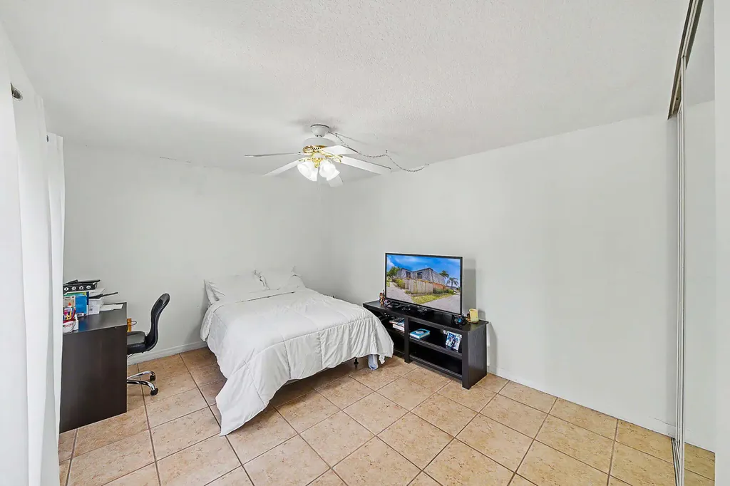 149 Lake Arbor Drive Palm Springs FL 33461