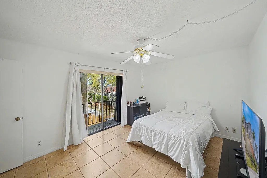 149 Lake Arbor Drive Palm Springs FL 33461