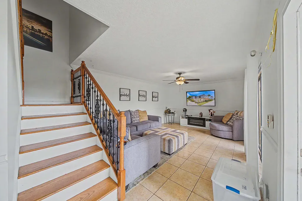 149 Lake Arbor Drive Palm Springs FL 33461