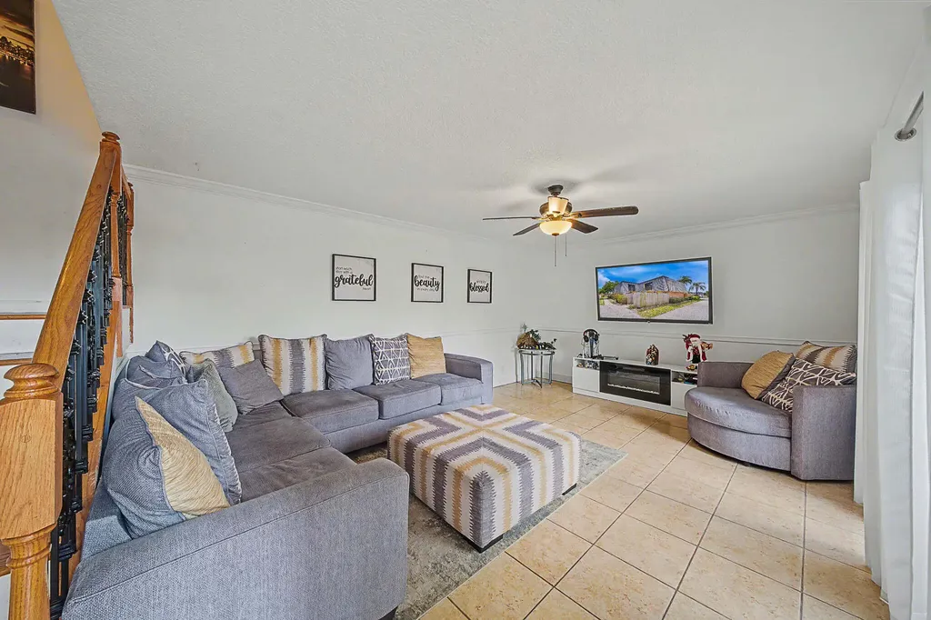 149 Lake Arbor Drive Palm Springs FL 33461