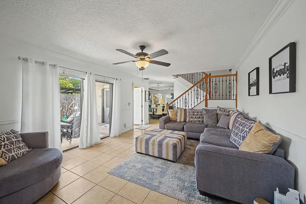 149 Lake Arbor Drive Palm Springs FL 33461