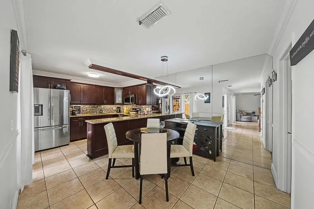 149 Lake Arbor Drive Palm Springs FL 33461