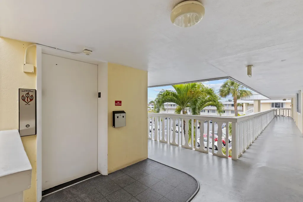100 Doolen Court North Palm Beach FL 33408