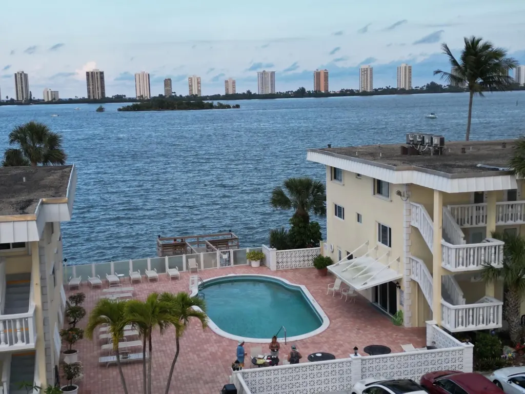 100 Doolen Court North Palm Beach FL 33408