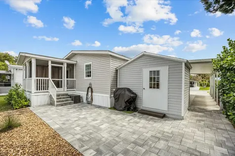 121 SE Paradise Place Stuart FL 34997