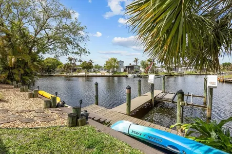 121 SE Paradise Place Stuart FL 34997
