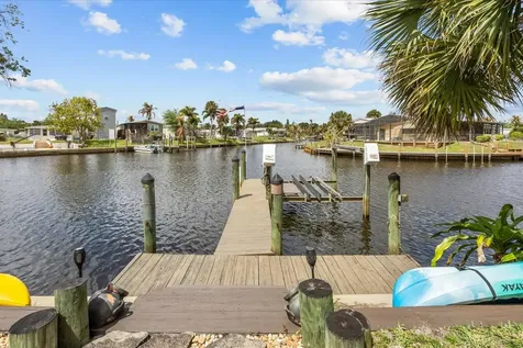 121 SE Paradise Place Stuart FL 34997