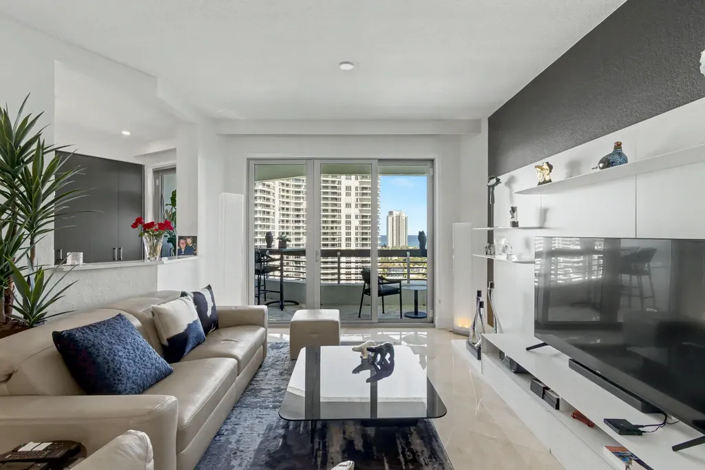 3600 Mystic Pointe Drive Aventura FL 33180