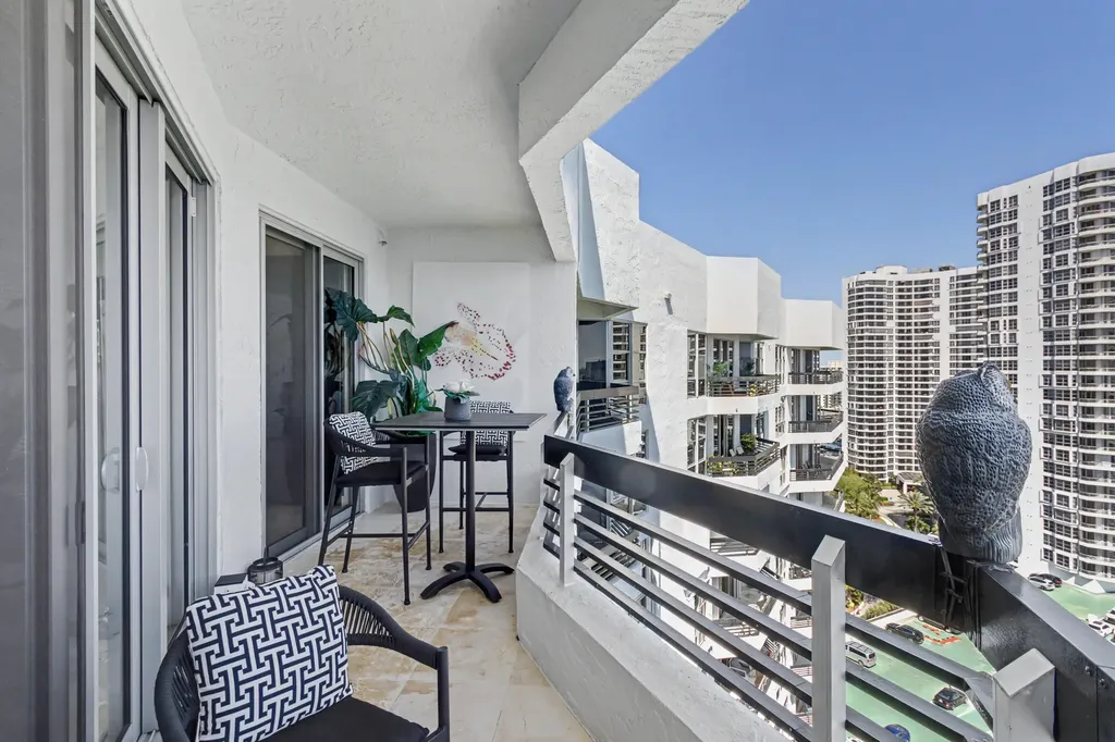 3600 Mystic Pointe Drive Aventura FL 33180