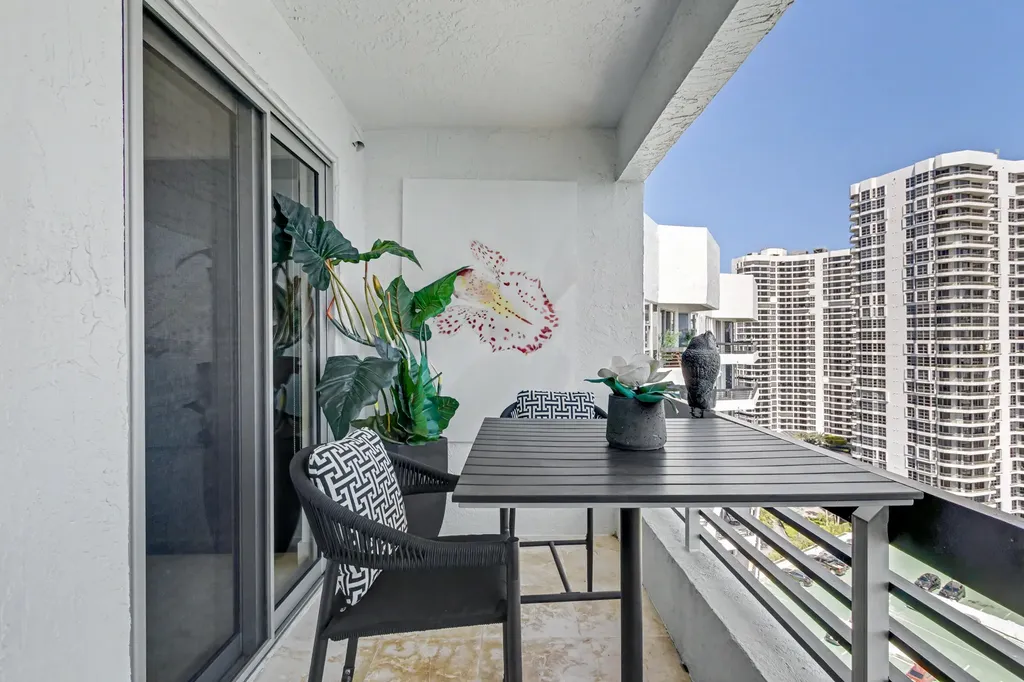 3600 Mystic Pointe Drive Aventura FL 33180