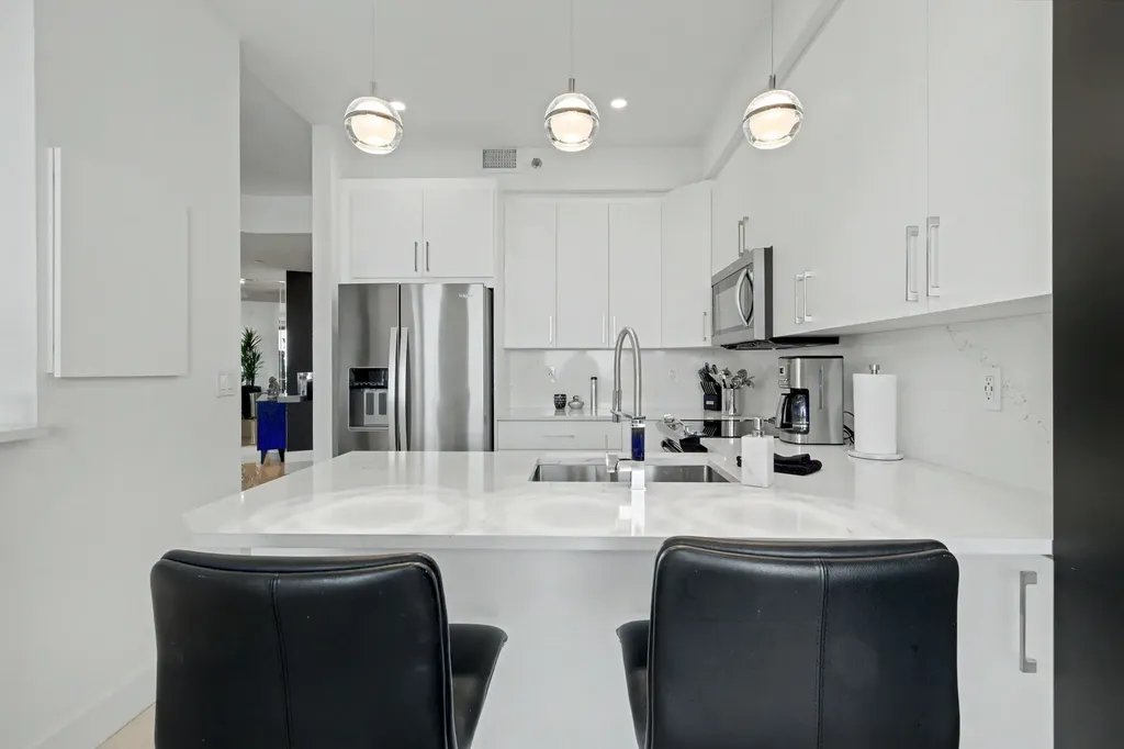 3600 Mystic Pointe Drive Aventura FL 33180