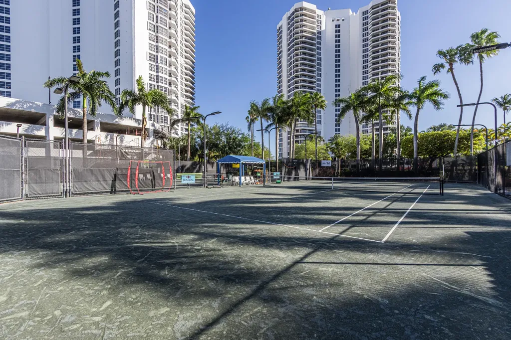 3600 Mystic Pointe Drive Aventura FL 33180