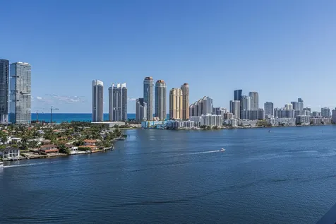 3600 Mystic Pointe Drive Aventura FL 33180