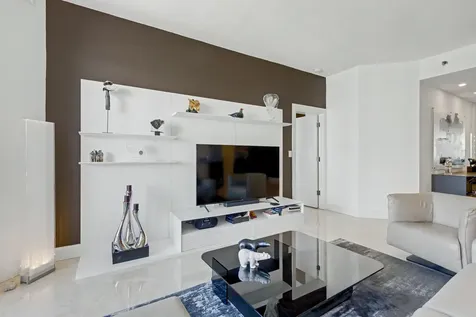 3600 Mystic Pointe Drive Aventura FL 33180