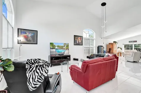 6842 Dogwood Lane Margate FL 33063