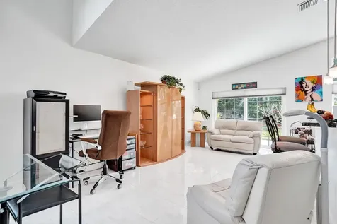 6842 Dogwood Lane Margate FL 33063