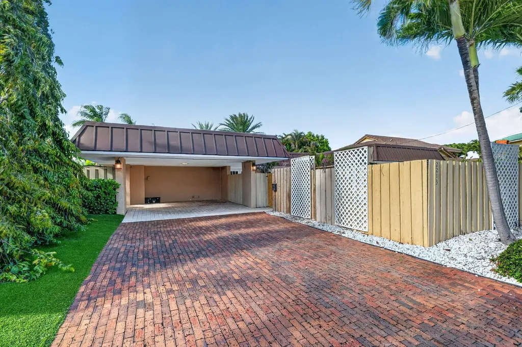 2213 NE 16th Street Fort Lauderdale FL 33304
