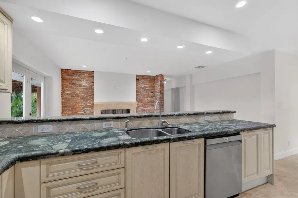2213 NE 16th Street Fort Lauderdale FL 33304