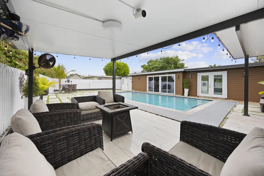 1895 Violet Avenue West Palm Beach FL 33415