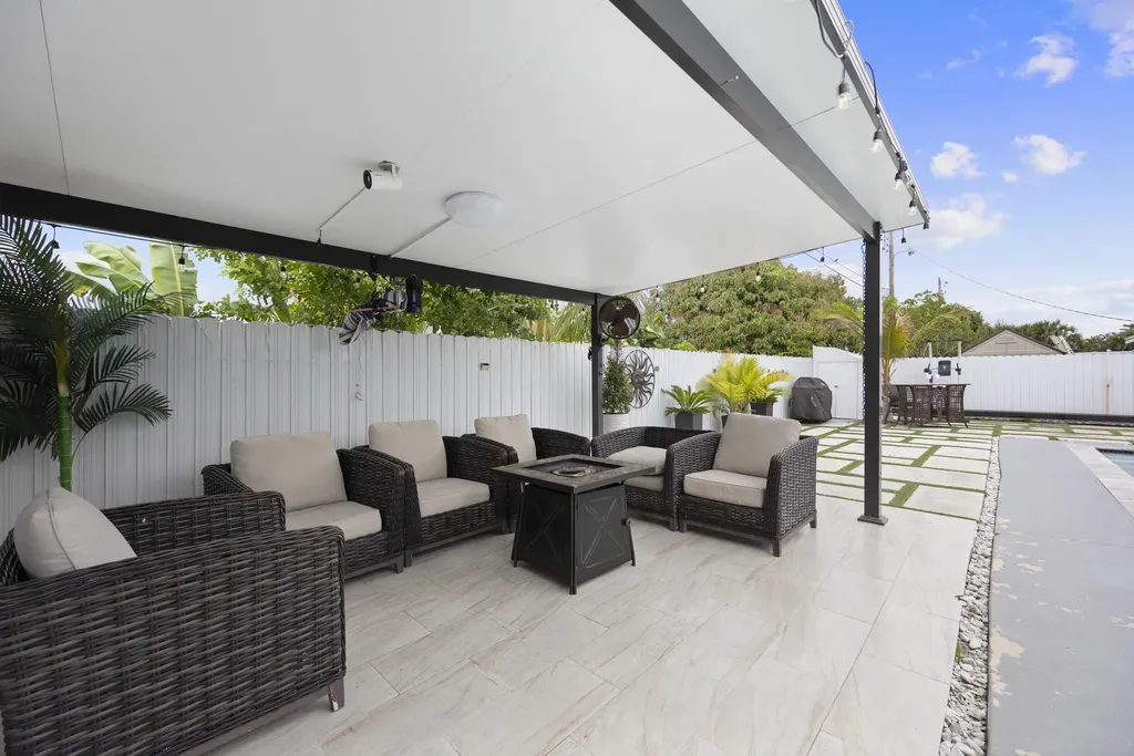 1895 Violet Avenue West Palm Beach FL 33415