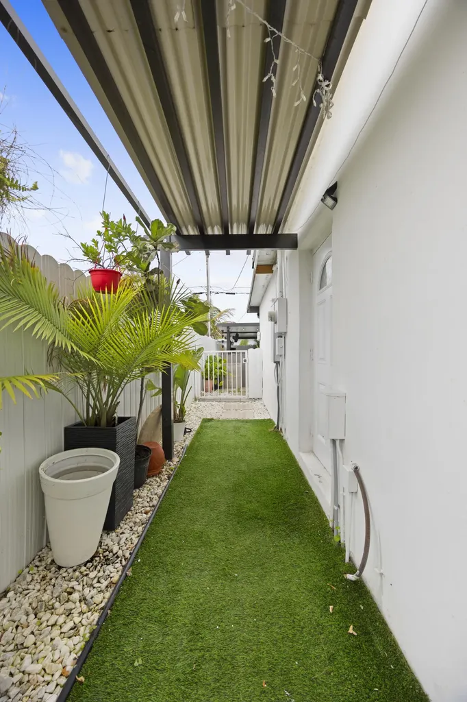 1895 Violet Avenue West Palm Beach FL 33415