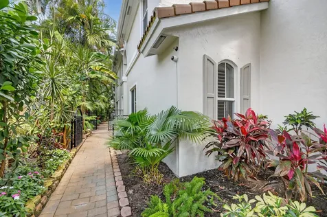106 Las Brisas Circle Hypoluxo FL 33462