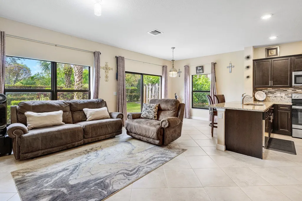 4648 Silver Saw Lake Worth FL 33463