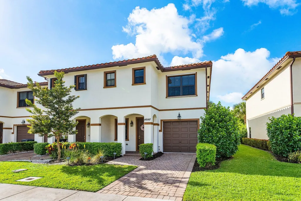 4648 Silver Saw Lake Worth FL 33463