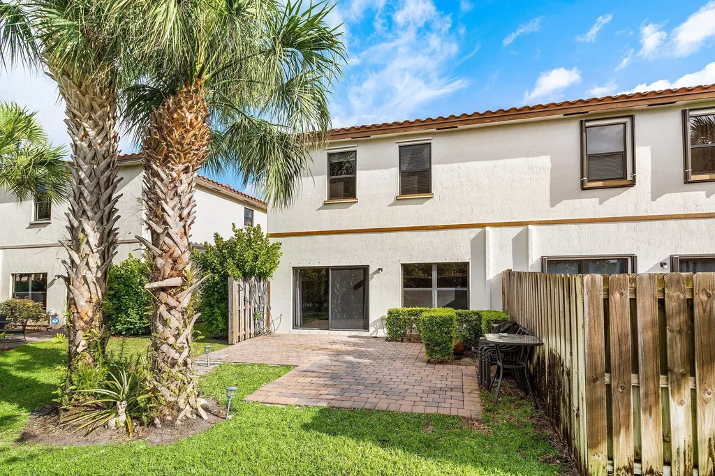 4648 Silver Saw Lake Worth FL 33463