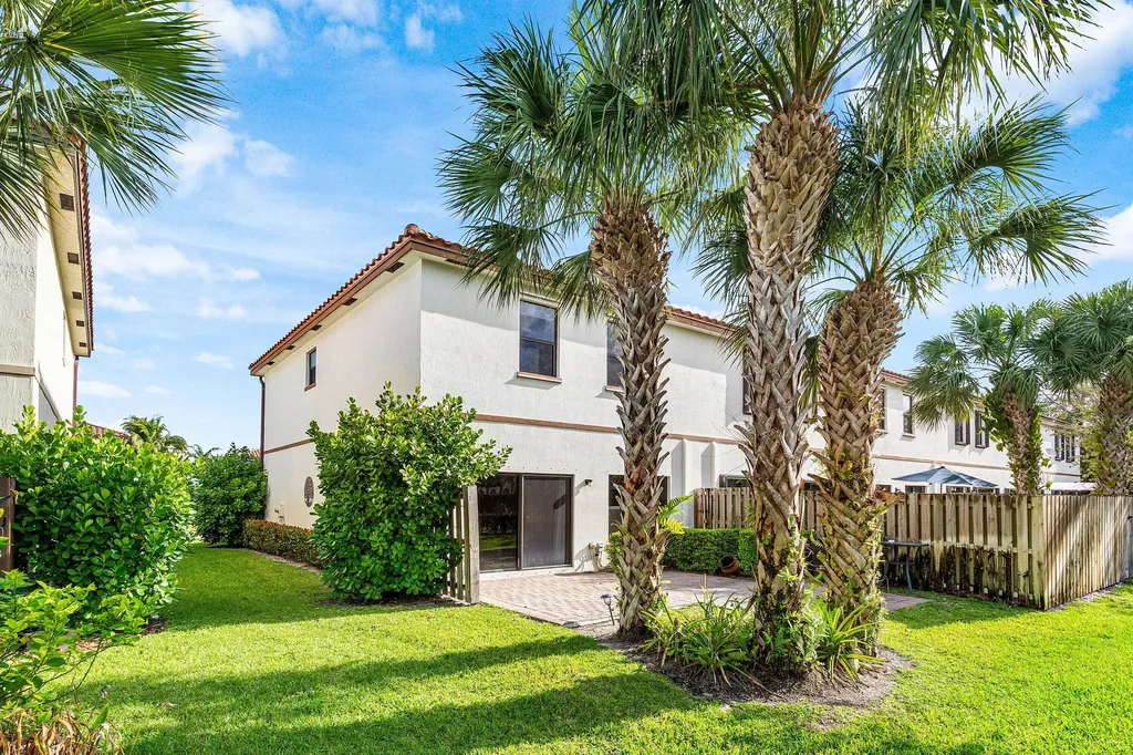 4648 Silver Saw Lake Worth FL 33463