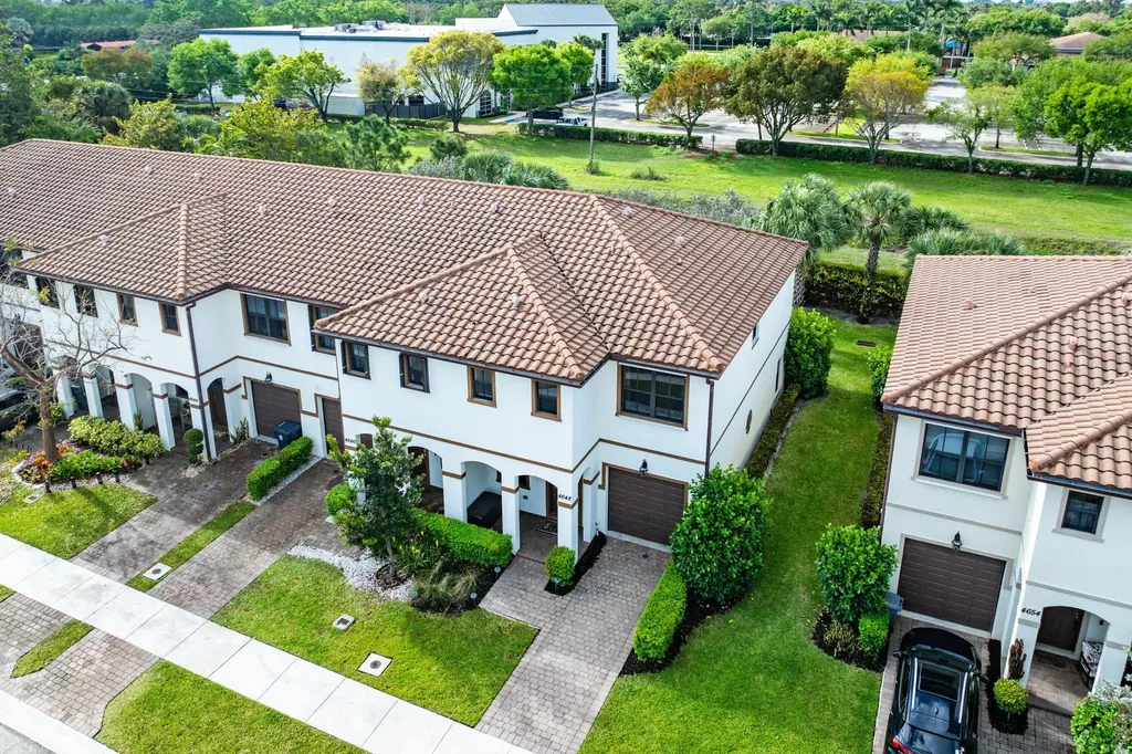 4648 Silver Saw Lake Worth FL 33463