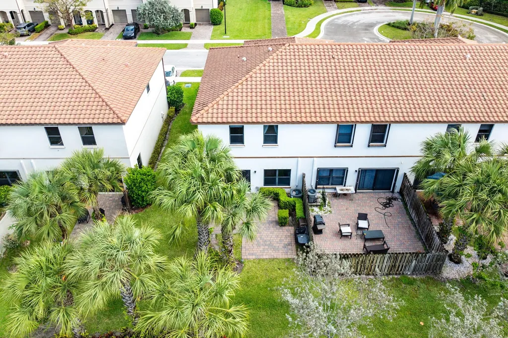 4648 Silver Saw Lake Worth FL 33463