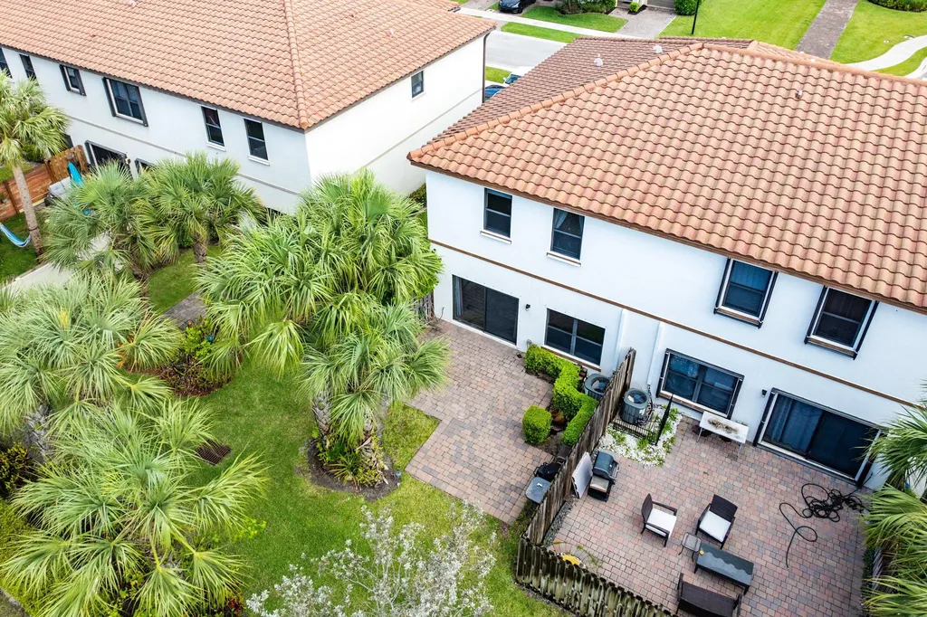 4648 Silver Saw Lake Worth FL 33463