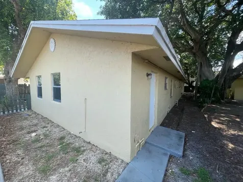 1405 NE 5th Terrace Fort Lauderdale FL 33304