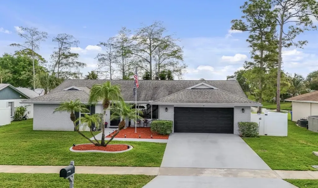 125 Parkwood Drive Royal Palm Beach FL 33411