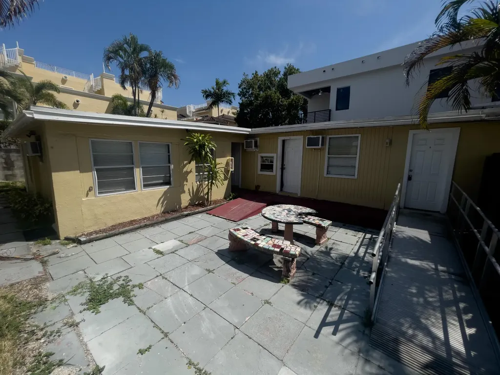 908 NE 17th Terrace Fort Lauderdale FL