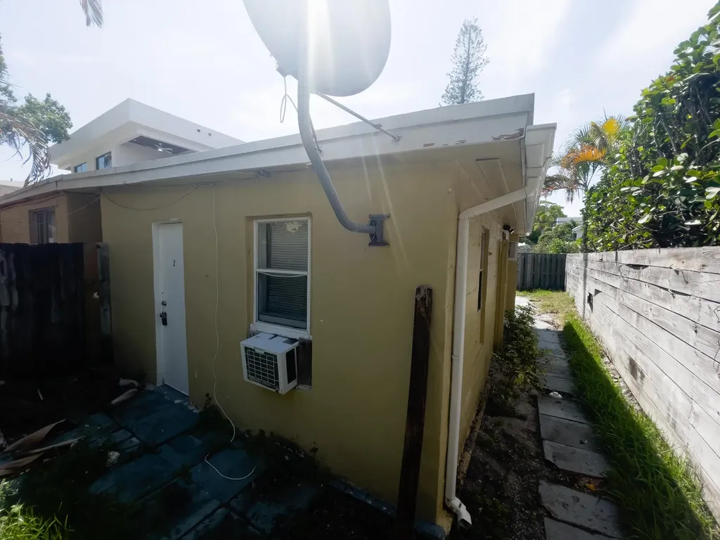 908 NE 17th Terrace Fort Lauderdale FL